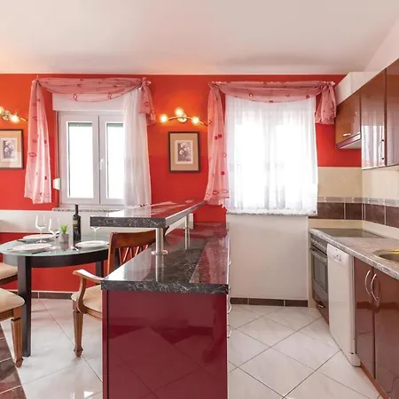 Appartement Awesome In With House Sea View Makarska