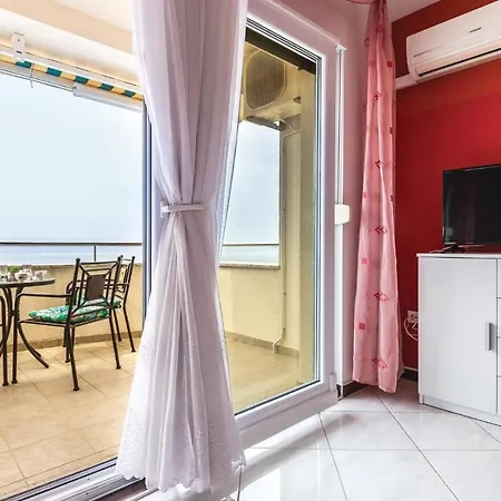 Appartement Awesome In With House Sea View Makarska